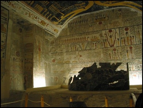 24. interior tumba de Ramses III.jpg
