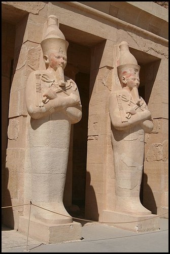 79. Osiris en Deir el Bahari.jpg