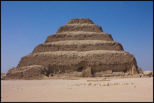 8. piramide dee Zoser.jpg