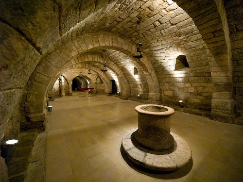 5 la cripta de san antolin de la catedral de Palencia.jpg
